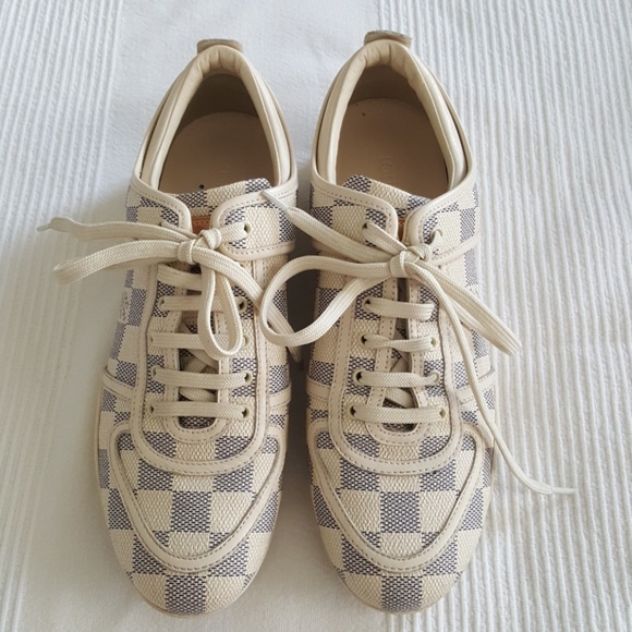 AUTHENTIC LOUIS VUITTON SNEAKERS - Picture 2 of 8